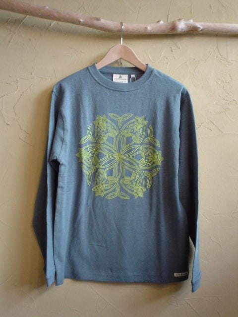 マンダラ柄の長袖ヘンプTシャツ